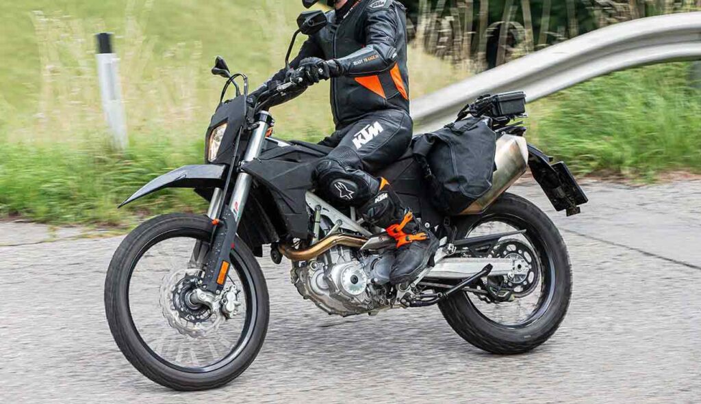KTM 690 Enduro R and SMC R riding experience