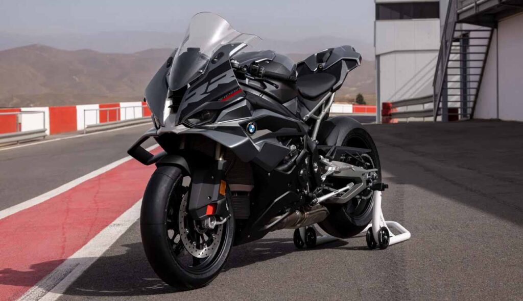 2026-BMW-S-1000-R-design.jpg