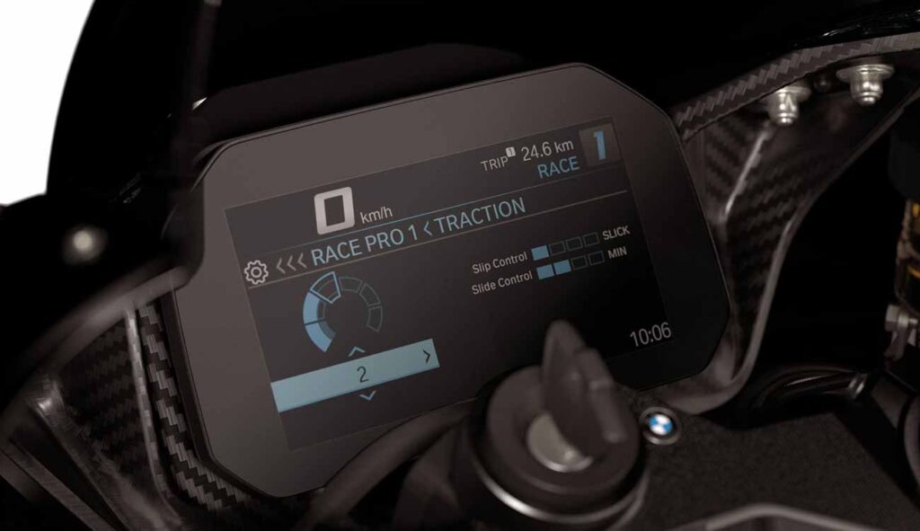 2026-BMW-S-1000-R tft