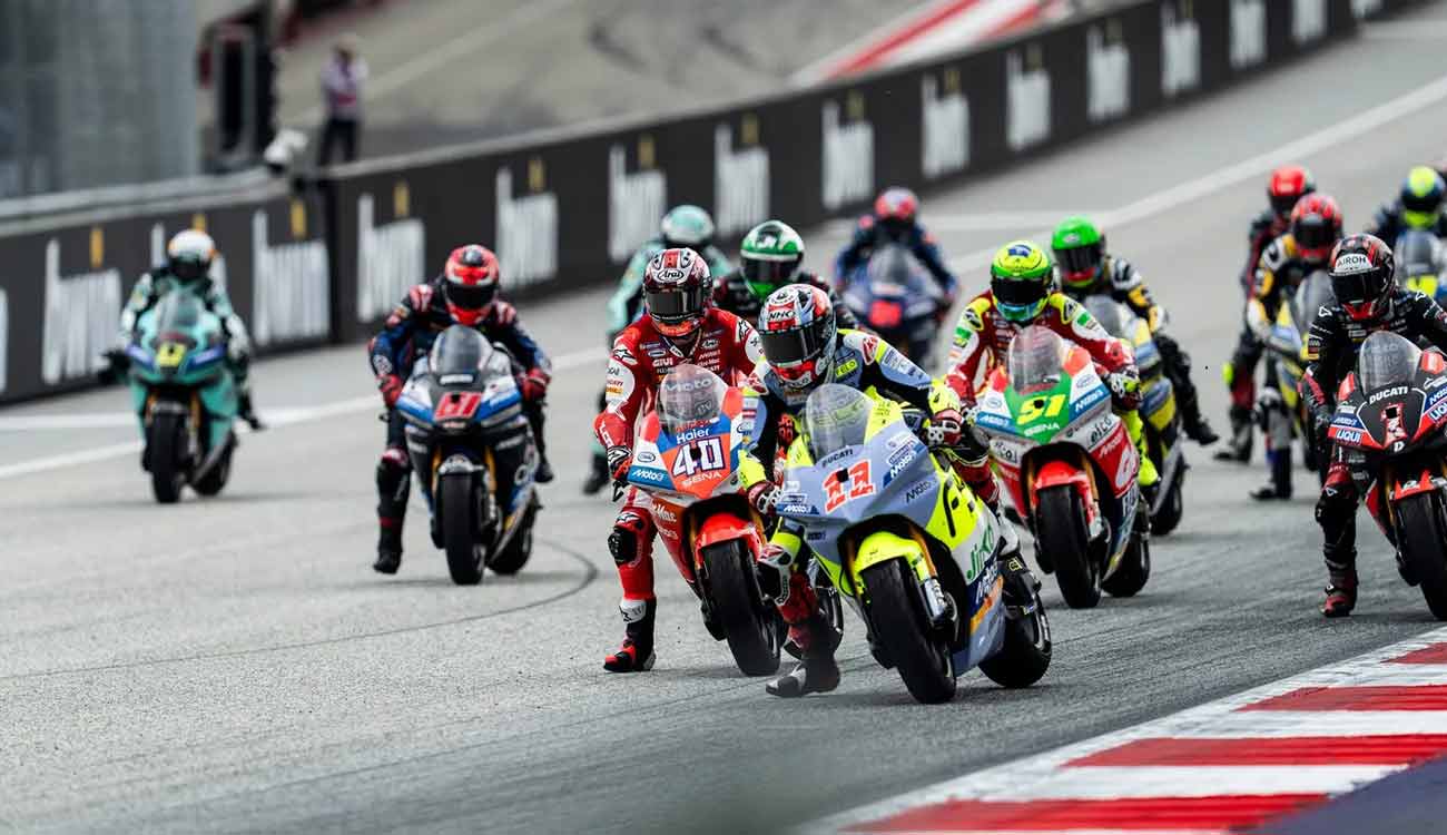 MotoGP Suspends motoe championship