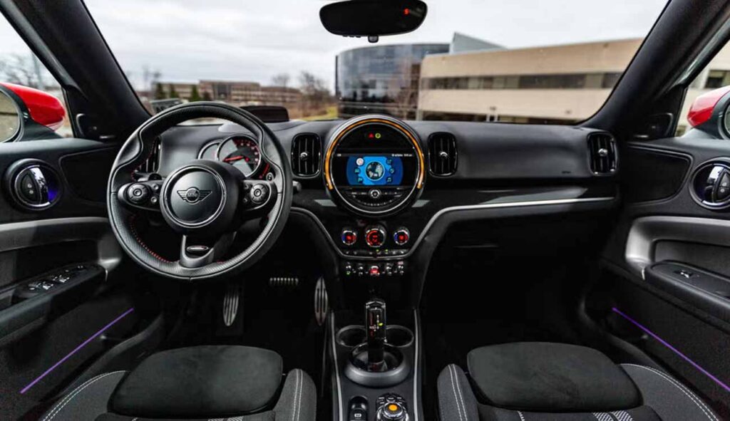 New Mini Countryman JCW Cabin