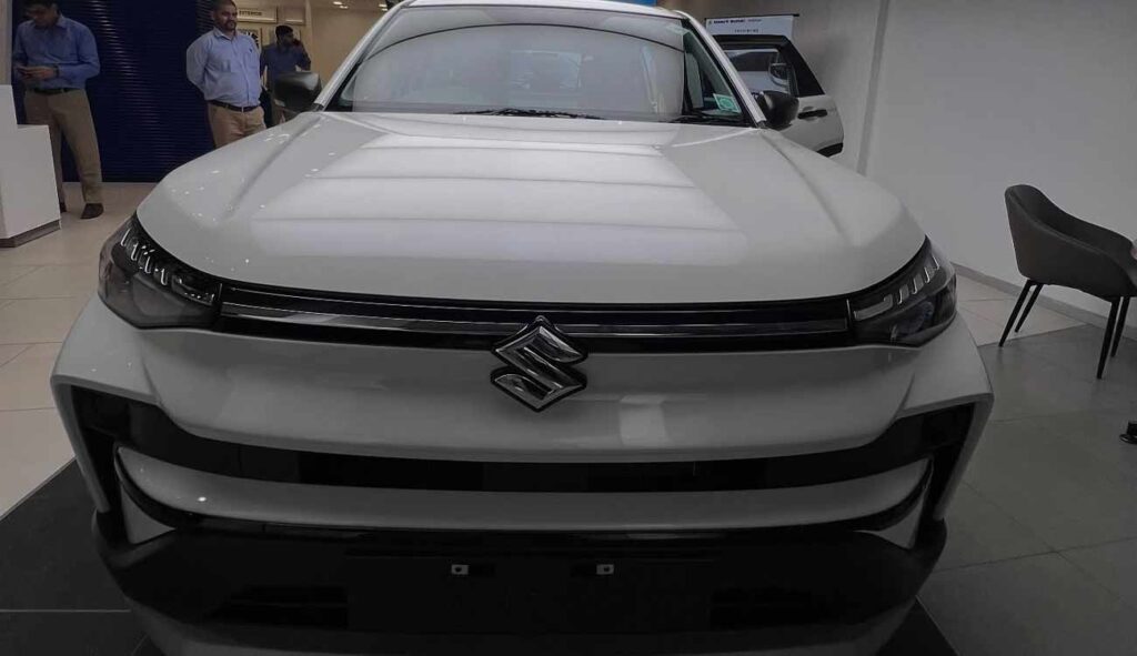 Suzuki-Victoris-LXI+CNG Front Profile