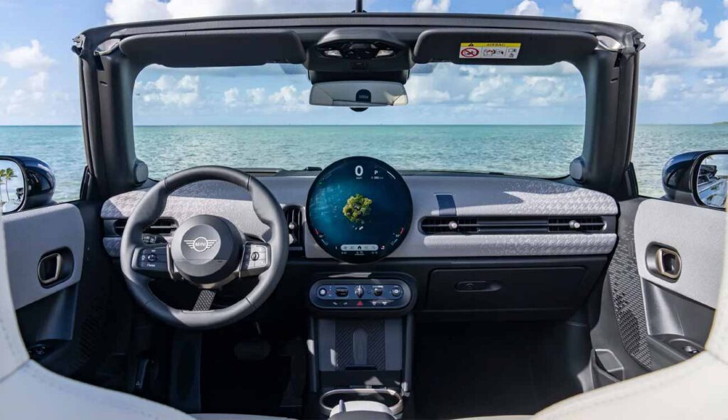 Mini Convertible cabin