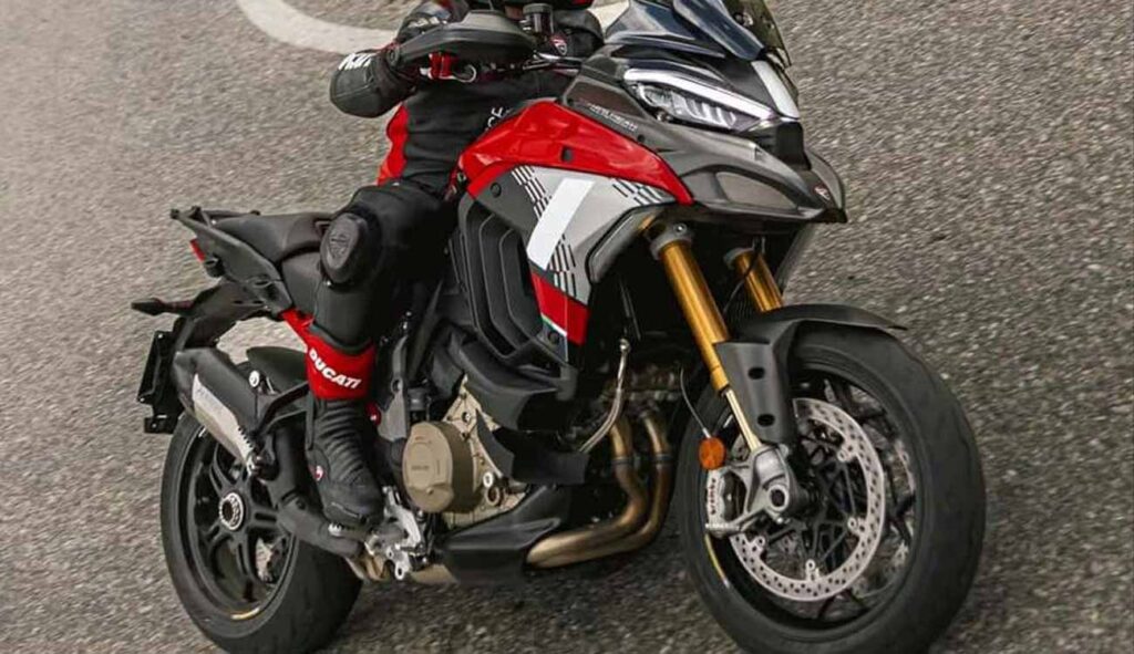 2025 ducati multistrada v4 pikes peak Handling