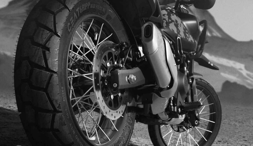 Royal Enfield Himalayan Mana Black Edition Features