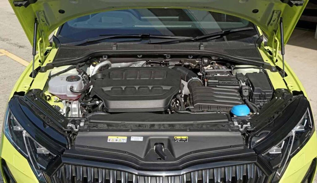 The 2025 Skoda Octavia RS engine