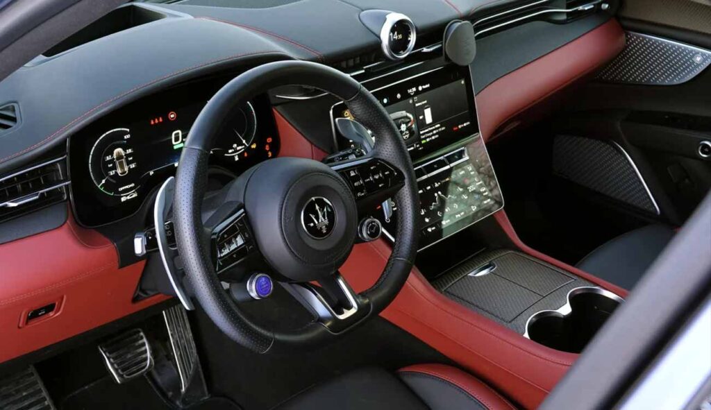 maserati grecale folgore 2025 cabin