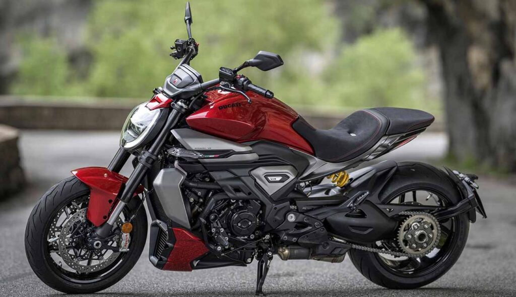 Ducati XDiavel V4 Side View